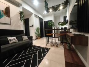 6pax 2BR KL118 View 5min to train Station